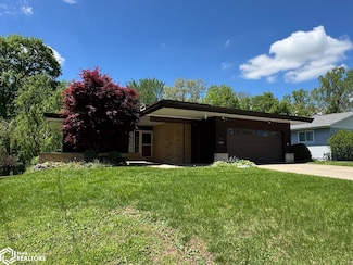 133 Crestview Dr, Burlington, IA 52601