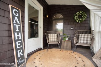 975 Riverview Rd, Schenectady, NY 12309