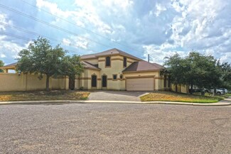 707 Puig Dr, Laredo, TX 78045