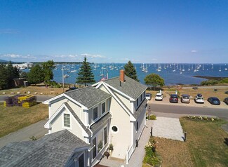 16 Scott St, Rockland, ME 04841