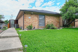 2203 Woodcreek Unit A, Carrollton, TX 75006