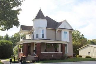 202 N Main St, Owensville, IN 47665
