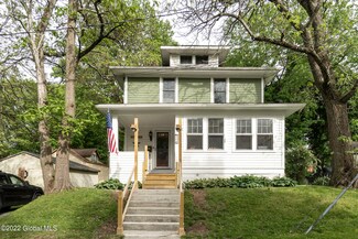 40 Munger St, Rensselaer, NY 12144