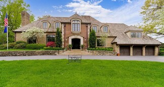 5720 Oakwood Rd, Mission Hills, KS 66208