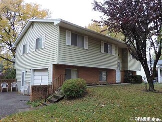 135 Nevins Rd, Henrietta, NY 14467