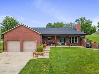 105 S Maple St, Carrollton, MO 64633