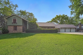 1010 32nd St, West Des Moines, IA 50266