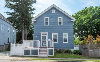 8 Prescott Hall Rd, Newport, RI 02840