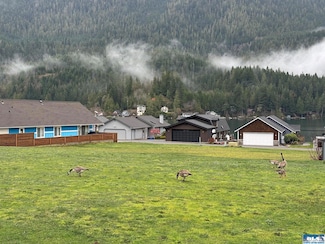 999 Maple Grove Rd, Port Angeles, WA 98363