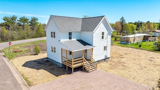 238 Seneca St, Calumet Township, MI 49913