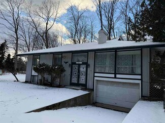 8701 Carson Ave, Charlevoix, MI 49720
