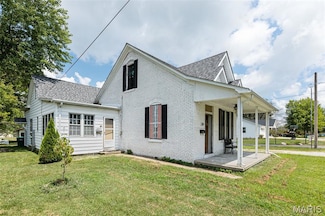 109 E Gooding St, Millstadt, IL 62260