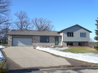 607 Center St, Deerfield, WI 53531