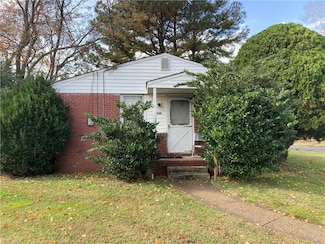 2900 Mayon Dr, Chesapeake, VA 23325