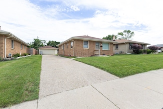 2267 W Carpenter Ave, Milwaukee, WI 53221