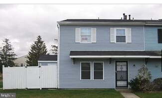 16 Lyric Ct, Sicklerville, NJ 08081