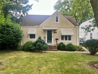 682 Longfellow Dr, Berea, OH 44017