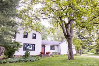 10110 Fleming Rd, Dexter, MI 48130