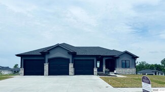 5719 N 209th St, Omaha, NE 68022