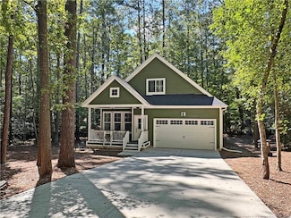 3014 Bourbon St, Sanford, NC 27332