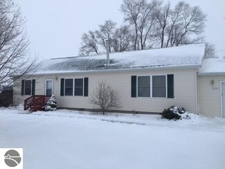 3295 N Baldwin Rd, Alma, MI 48801