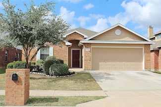 10453 Evening View Dr, Fort Worth, TX 76131