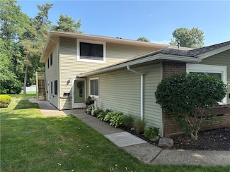 33 Milrace Dr, East Rochester, NY 14445