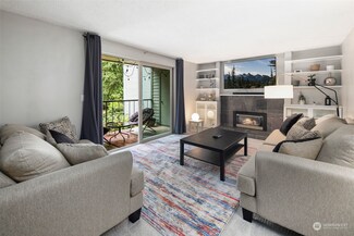4717 W Lake Sammamish Pkwy SE Unit C206, Issaquah, WA 98027