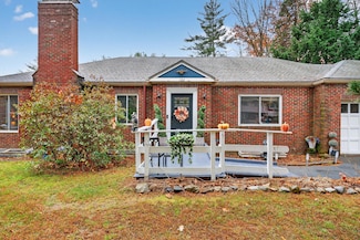 122 Belgrade Rd, Oakland, ME 04963