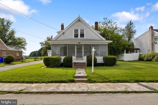 220 N 3rd St, New Freedom, PA 17349
