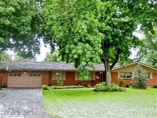 2322 S Cedarbrook Ave, Springfield, MO 65804