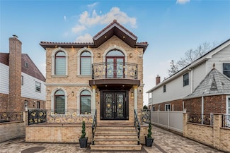 69-42 180 St, Fresh Meadows, NY 11365
