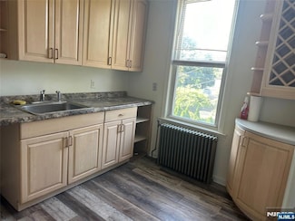 20 N Farview Ave Unit 2, Paramus, NJ 07652