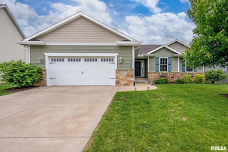 1625 W 71st St, Davenport, IA 52806