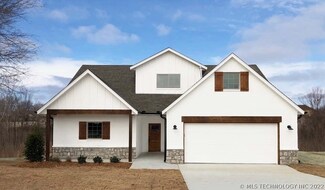 8437 Spring Creek Ct, Claremore, OK 74019