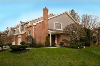 73 Shelbourne Ct, Chesterbrook, PA 19087