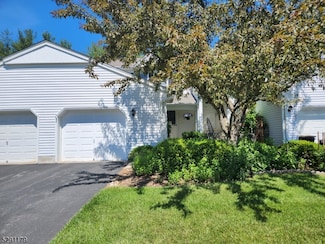 83 Carriage Ln, Sparta, NJ 07871