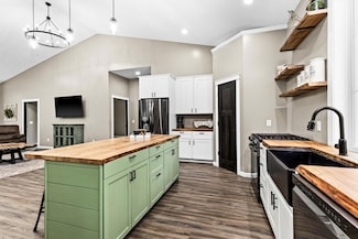 83 Beare Rd, Esko, MN 55733