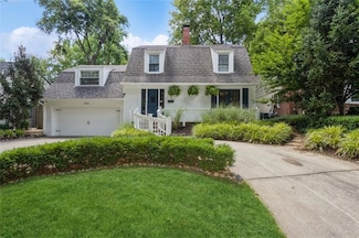 5516 Chadwick Rd, Fairway, KS 66205