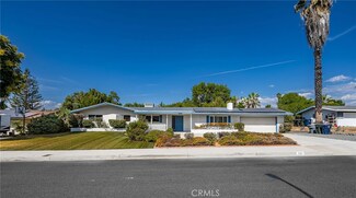 121 Hillside Way, Redlands, CA 92373