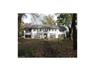 260 Tod Ln, Youngstown, OH 44504