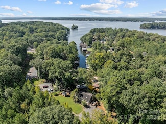 746 Springwood Dr Unit 14&15, Mount Gilead, NC 27306