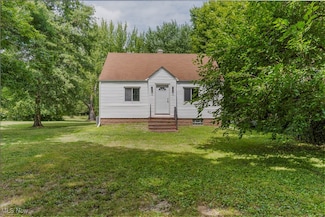 1424 Carson Salt Rd, Warren, OH 44481