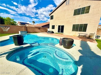 3245 Ridgecliff St, Las Vegas, NV 89129