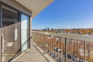 500 High Point Dr Unit 709, Hartsdale, NY 10530