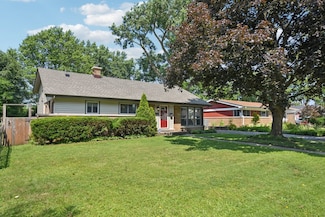 816 Appletree Ln, Deerfield, IL 60015