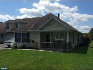 42 Avenrowe Ct Unit 14, Fairless Hills, PA 19030