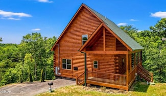 2105 Wingspan Dr, Sevierville, TN 37876