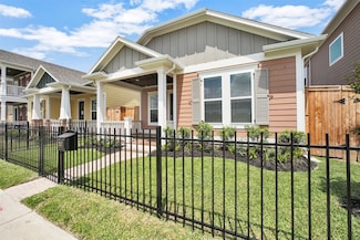 2517 S Houston Ave, Pearland, TX 77581