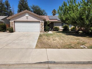 2608 Sarah St, Selma, CA 93662